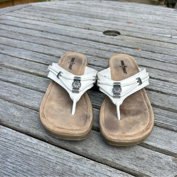 Minnetonka Women's Silverthorne Thong Sandal white‎ size 9 - Picture 9 of 10